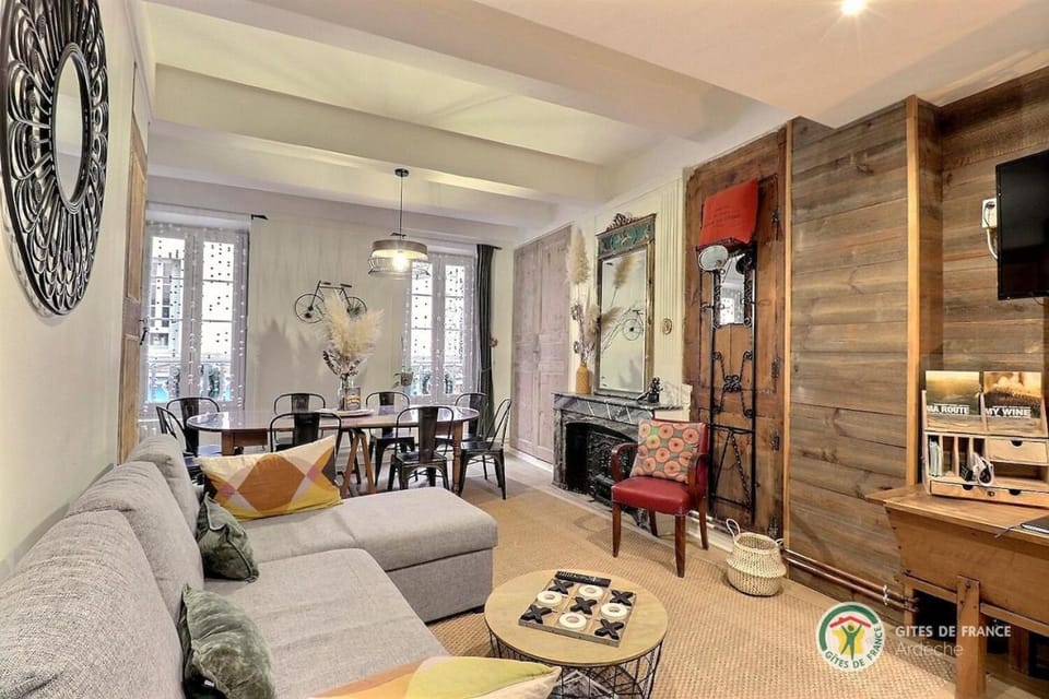 Gîte le pied du géant - Local sécurisé pour les vélos Bed and Breakfast in Provence-Alpes-Côte d'Azur