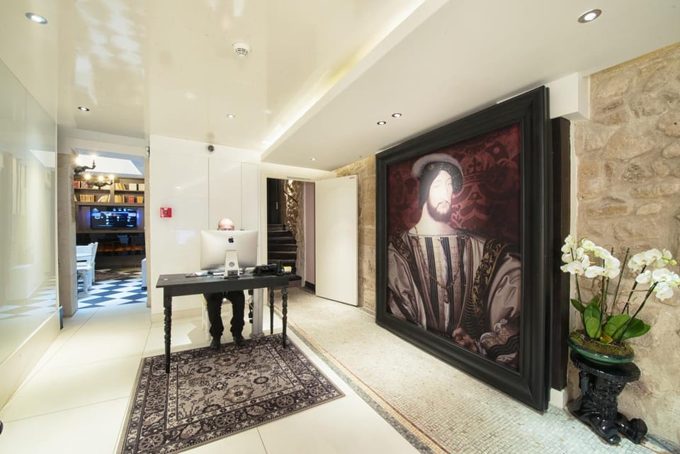 Lobby or reception, Decorative detail