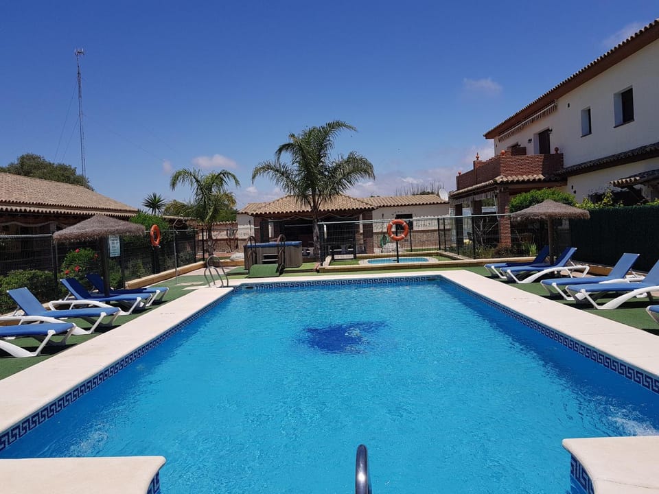 Pool view, Swimming pool, sunbed