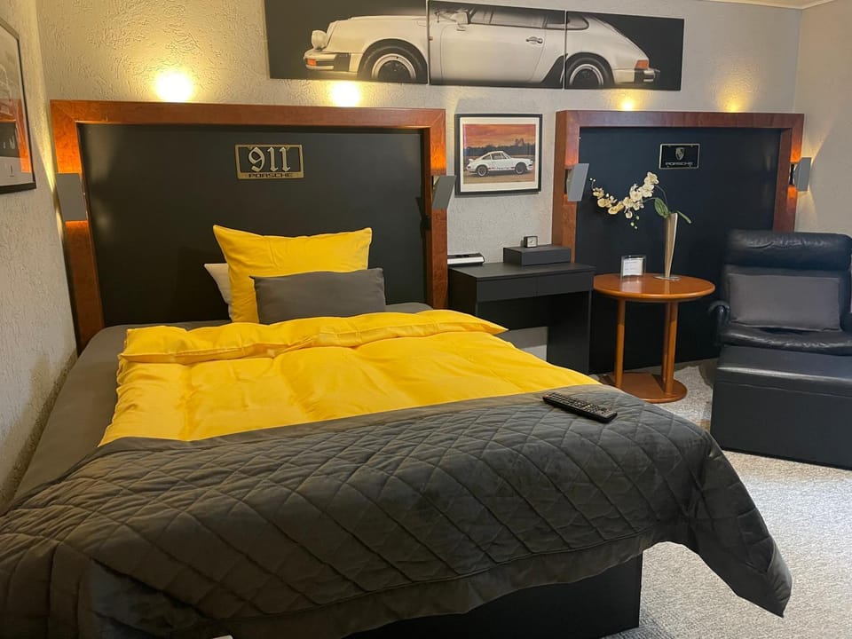 Bed, Bedroom