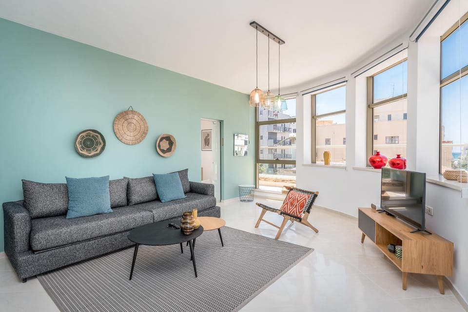 Superbe APT avec terrasse très proche de la mer ! Apartment in Tel Aviv-Yafo