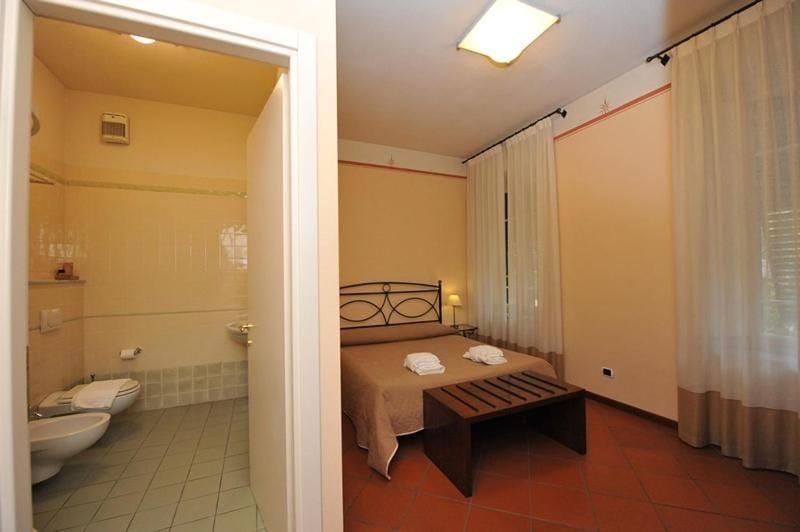 Bed, Bathroom, Bedroom