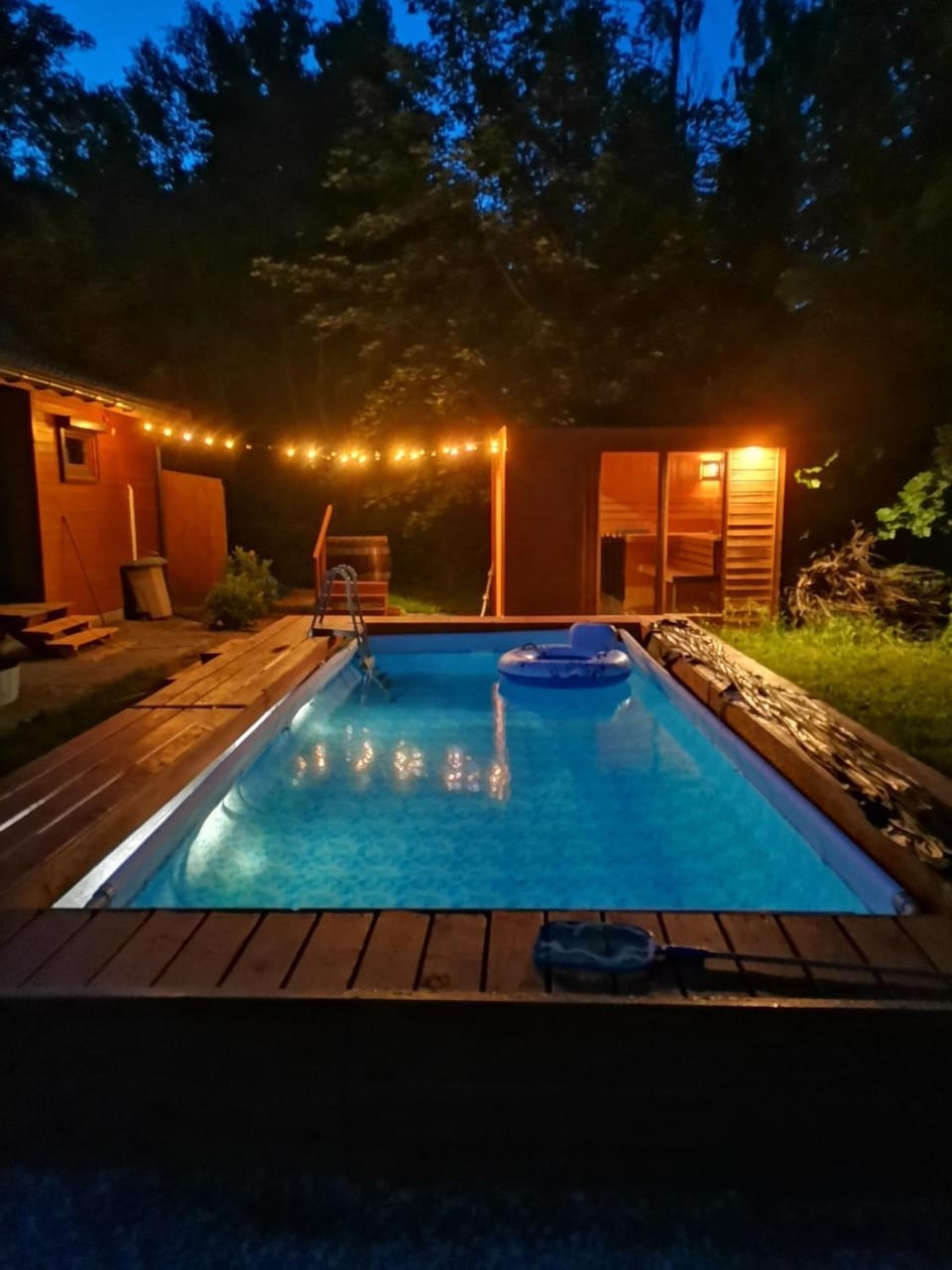 Swimming pool