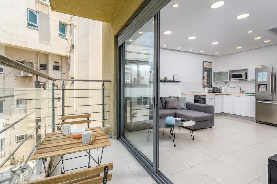 Very nice 1 BDR apartment 2 min from the beach ! Apartment in Tel Aviv-Yafo