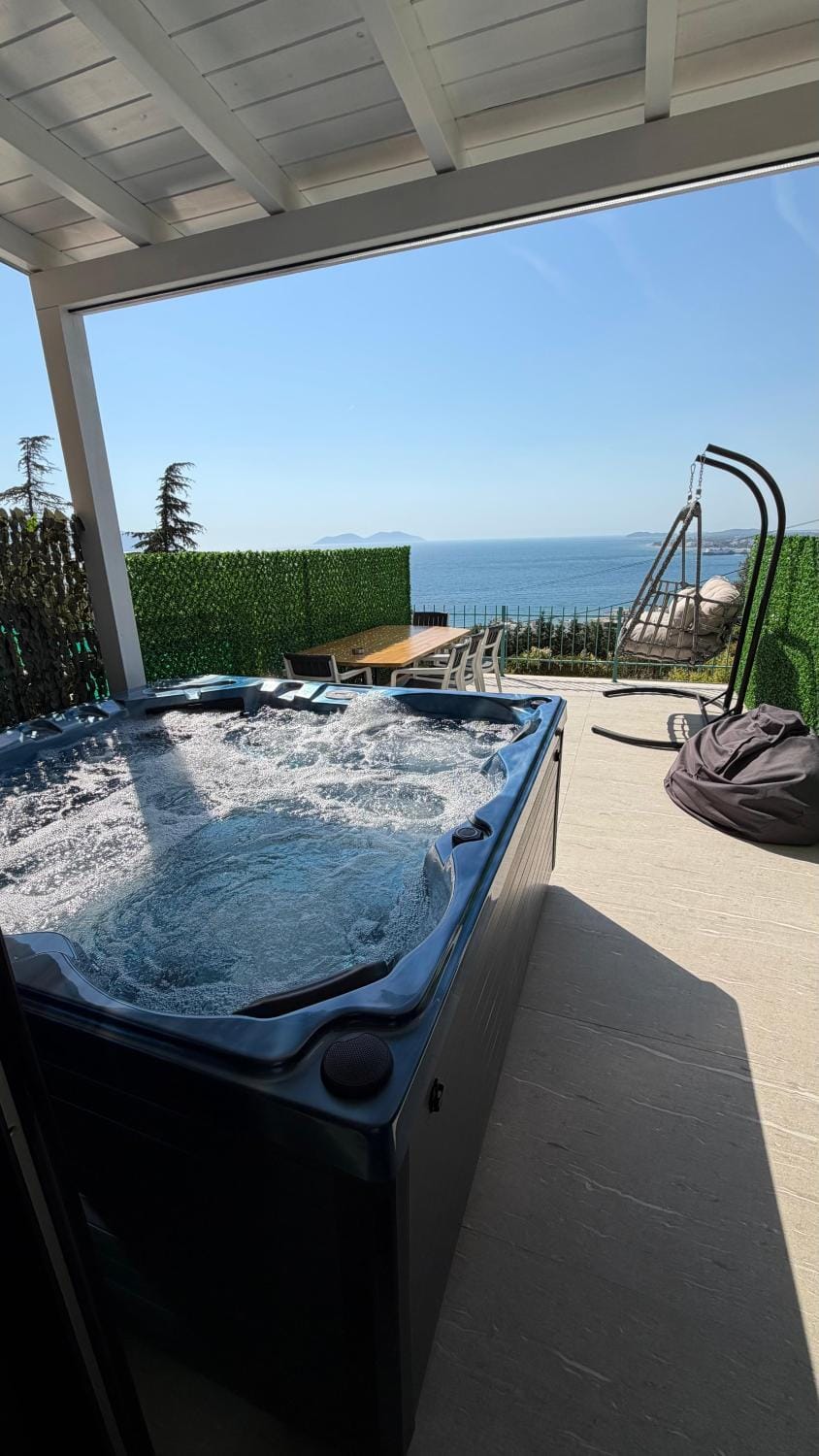 Hot Tub, Sea view