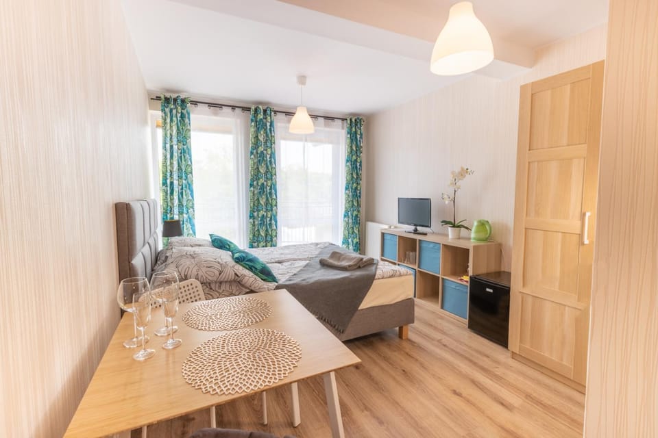 Bed, Photo of the whole room, Seating area, Bedroom, wardrobe