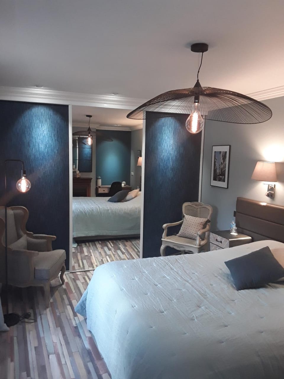 Photo of the whole room