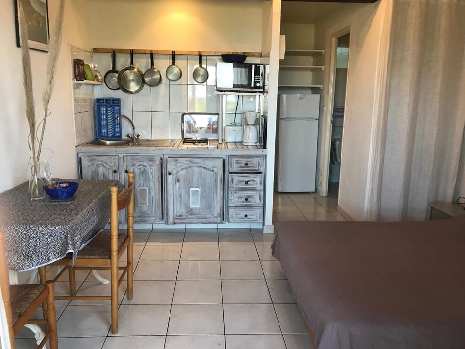 Kitchen or kitchenette, Breakfast