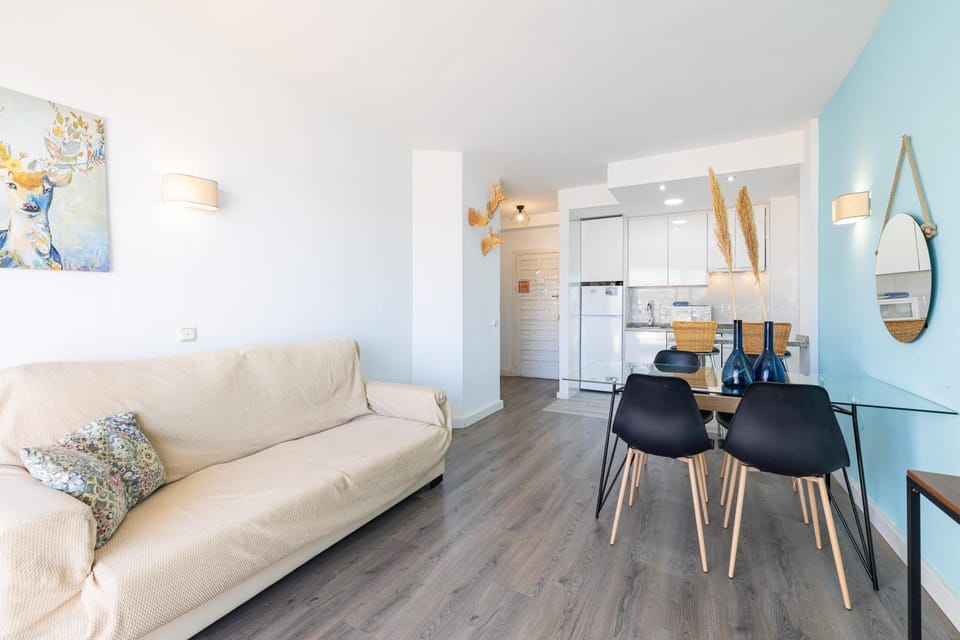 Kitchen or kitchenette, Living room, Dining area