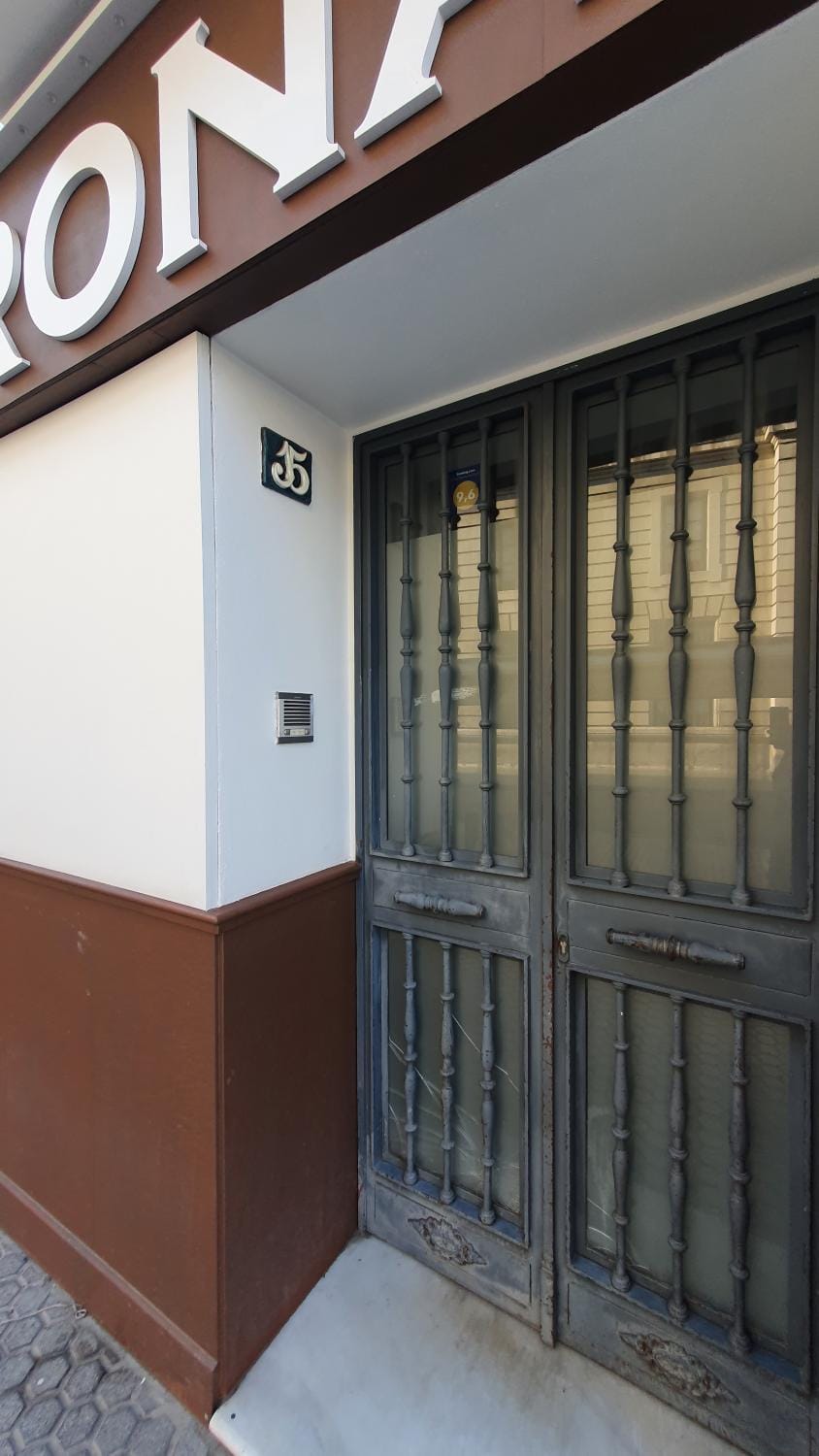 Facade/entrance