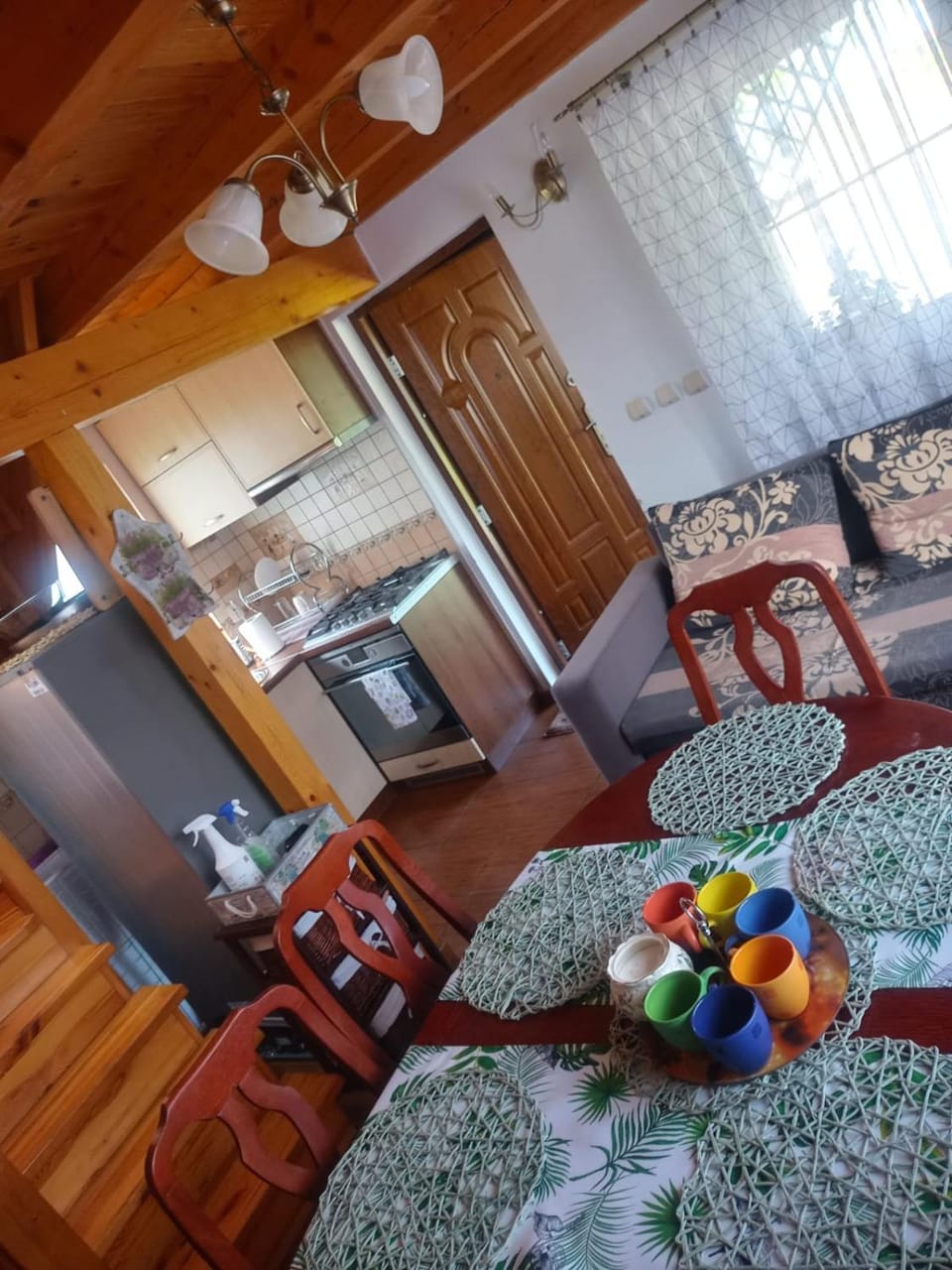 Seating area, Dining area