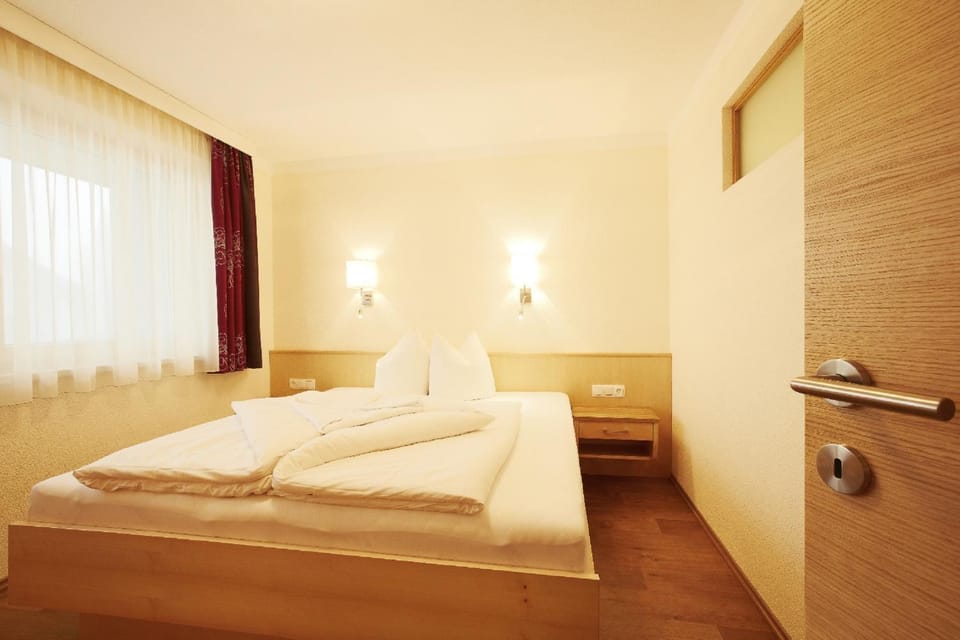 Day, Photo of the whole room