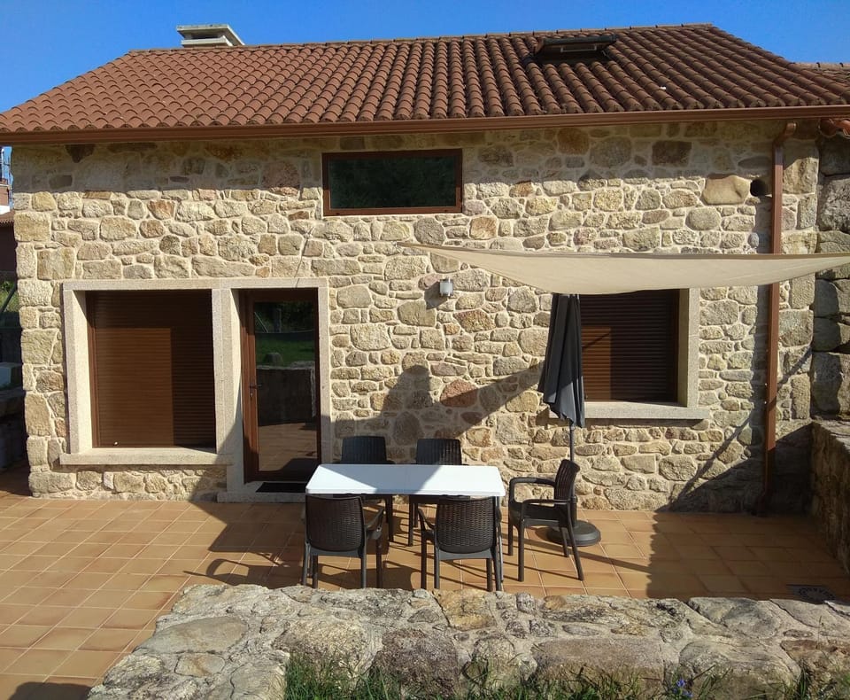 Property building, Balcony/Terrace, Mountain view