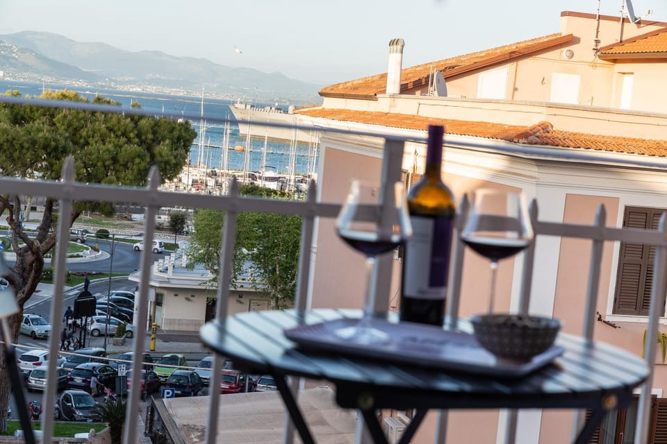 Property building, Balcony/Terrace, City view, Sea view, Street view