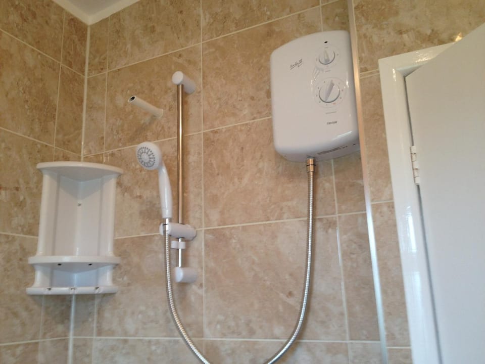 Shower, Hot Tub, Bathroom