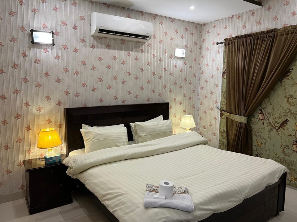 Vactional Villa Dha Phase 6 Lahore ,Three Bed Room Full House Villa in Lahore