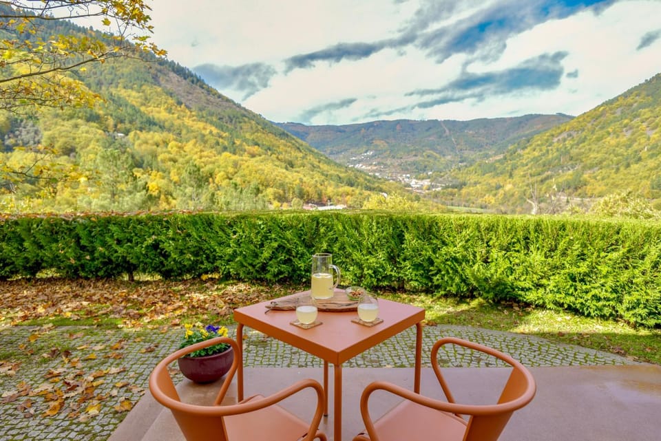 Natural landscape, Activities, Garden, Spa and wellness centre/facilities, Autumn, Garden view, Landmark view, Mountain view, River view, Drinks