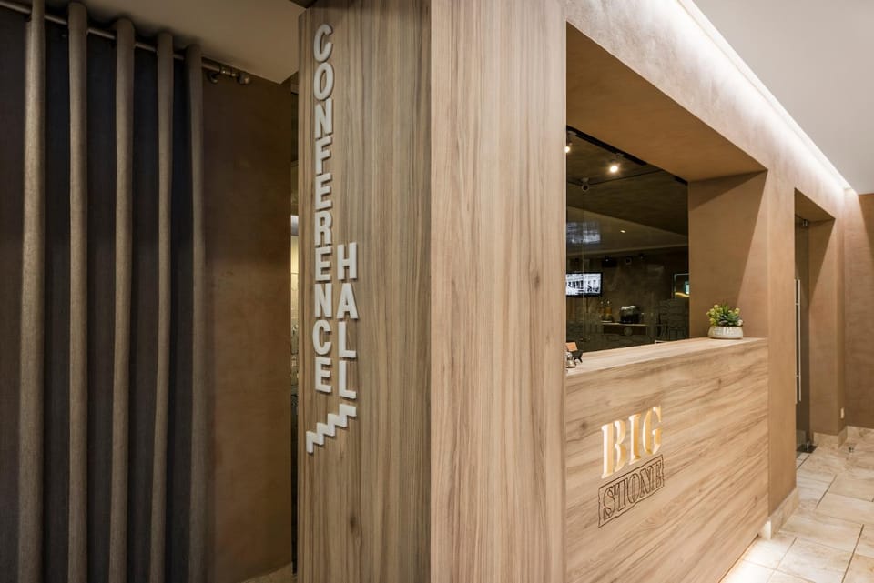 Lobby or reception, Seating area, Meeting/conference room