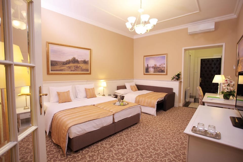Bed, Photo of the whole room