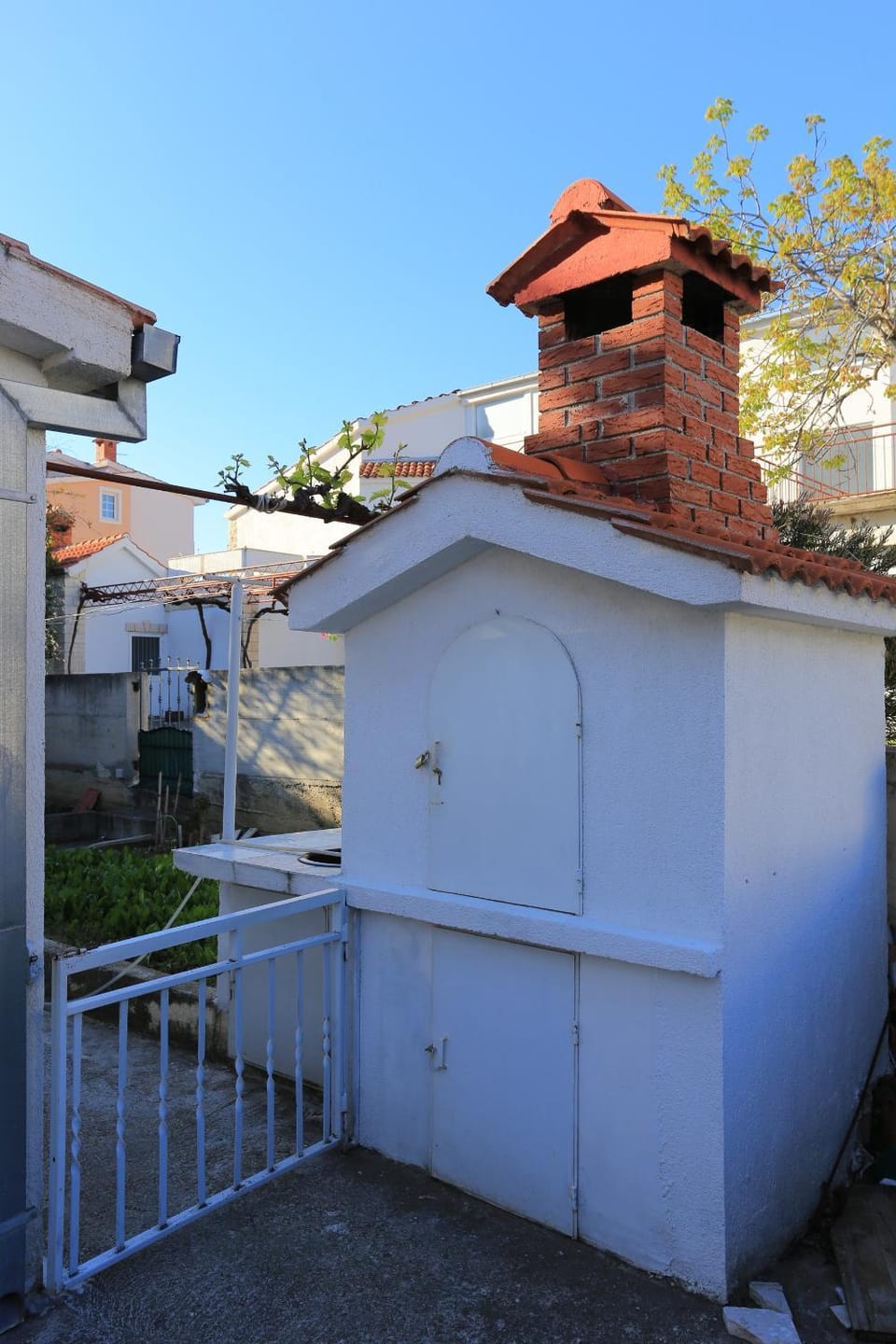 Location, children, Family