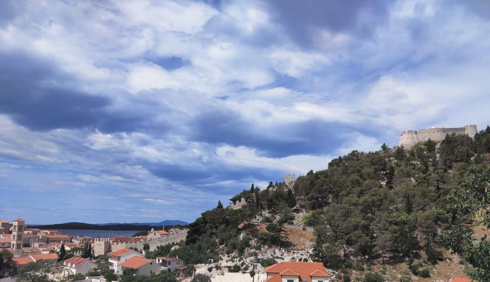 Nearby landmark, Neighbourhood, Natural landscape, City view, Landmark view, Sea view, Sea view