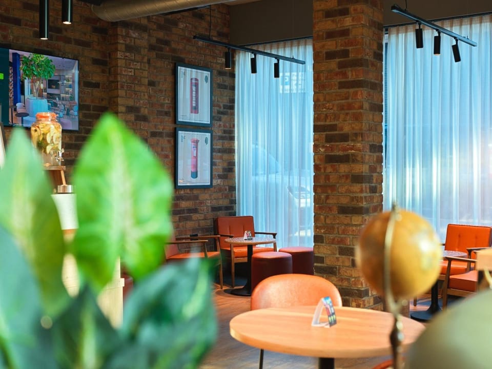 Restaurant/places to eat, Lobby or reception