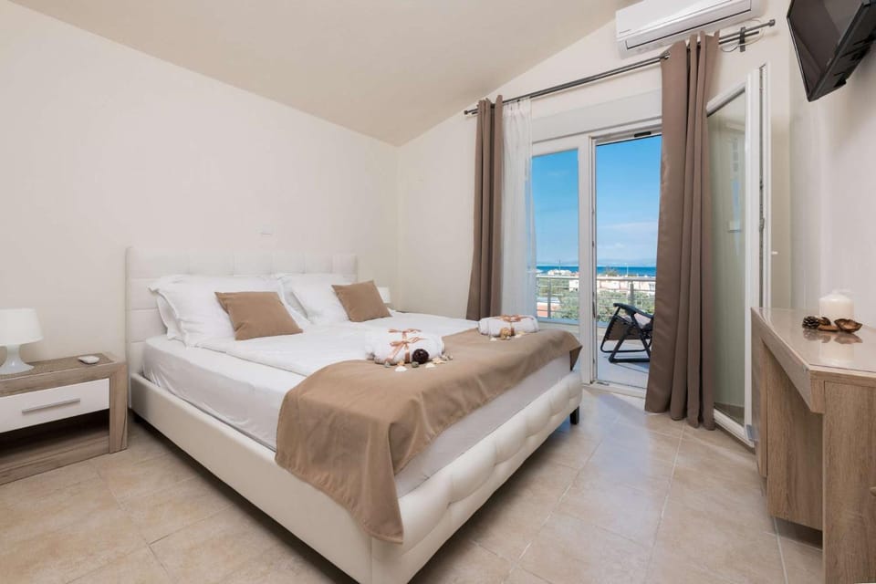 Bedroom, Sea view