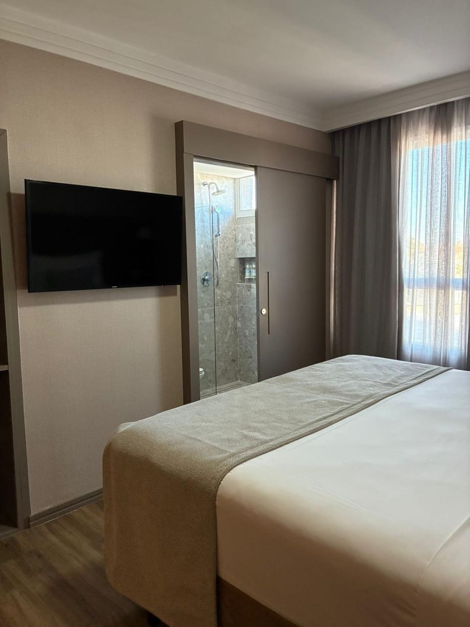 TV and multimedia, Photo of the whole room