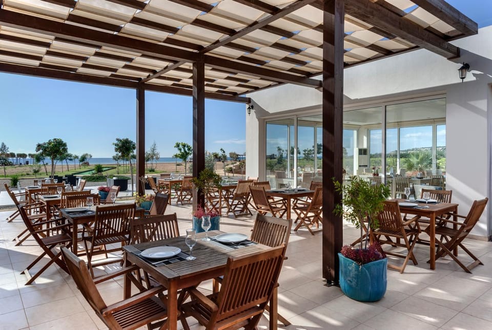 Restaurant/places to eat, View (from property/room)