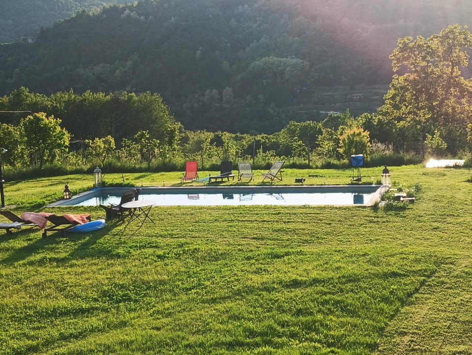 Casa Bianca Azzurra con piscina House in Liguria