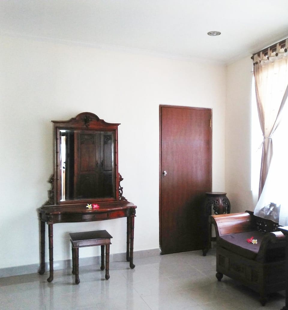 Nuriani Guest House Bed and Breakfast in Ubud