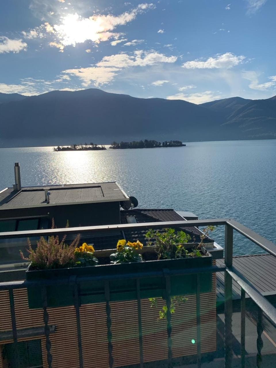 Balcony/Terrace, Lake view