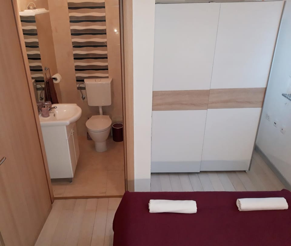 Toilet, Bedroom