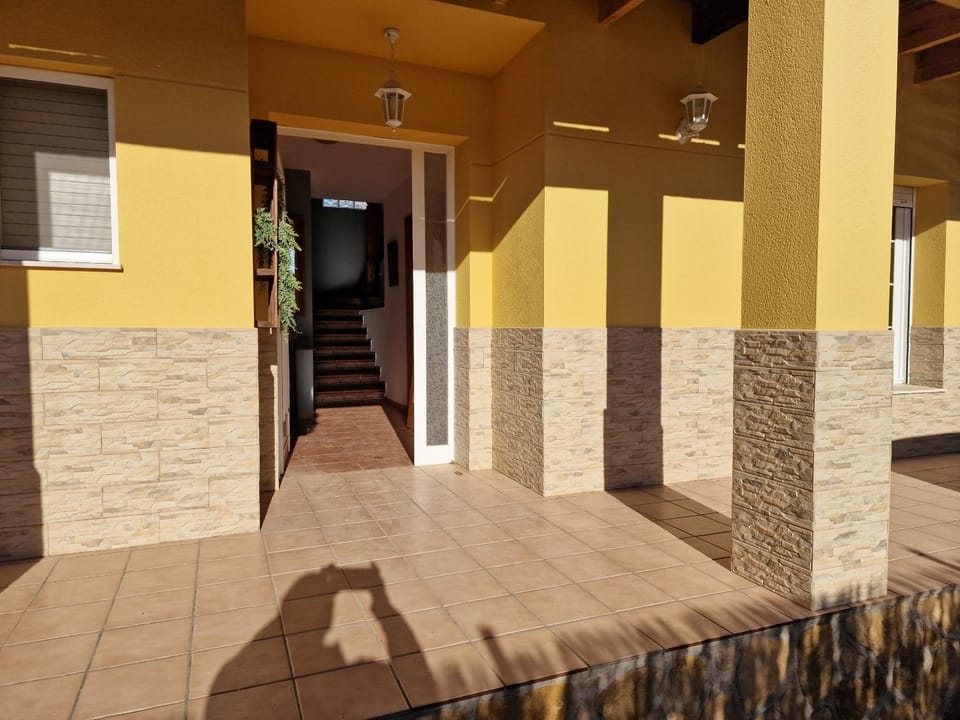 Property building, Facade/entrance, Off site