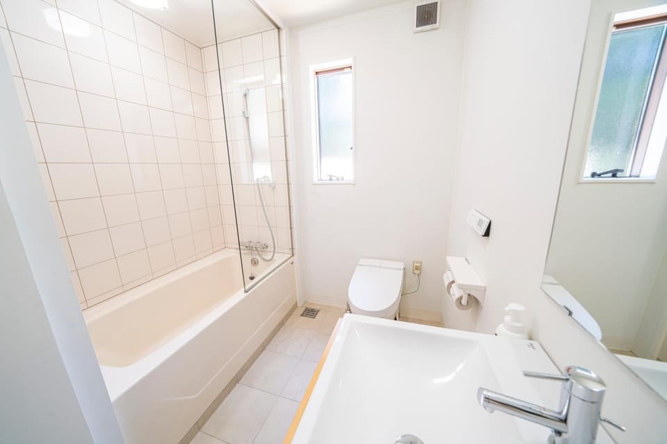 Bathroom, Bath
