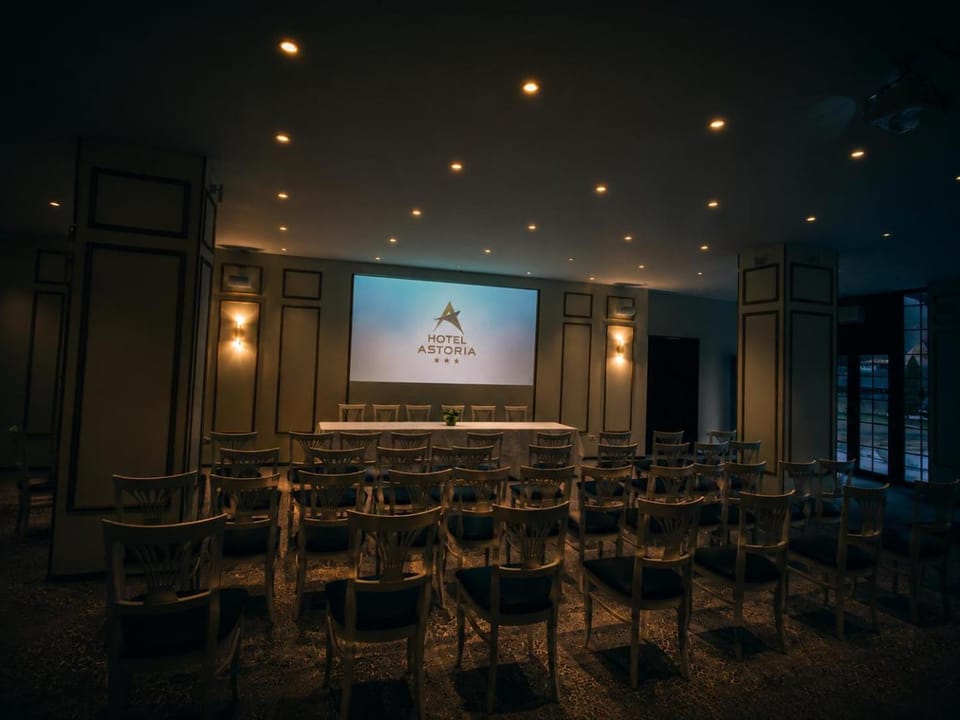 Meeting/conference room