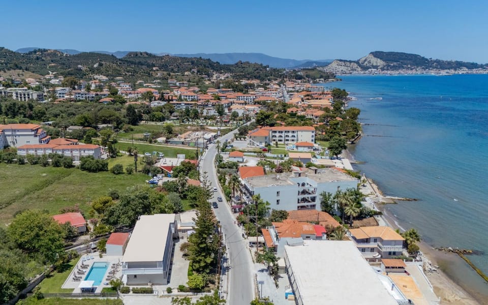 Property building, Swimming pool, Location