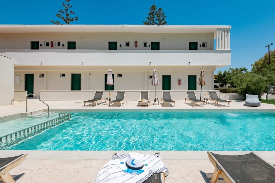 Property building, Swimming pool