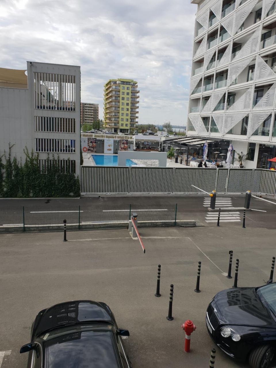 Billiard, Bowling, Darts, Karaoke, Other, Evening entertainment, City view, Street view, Entertainment
