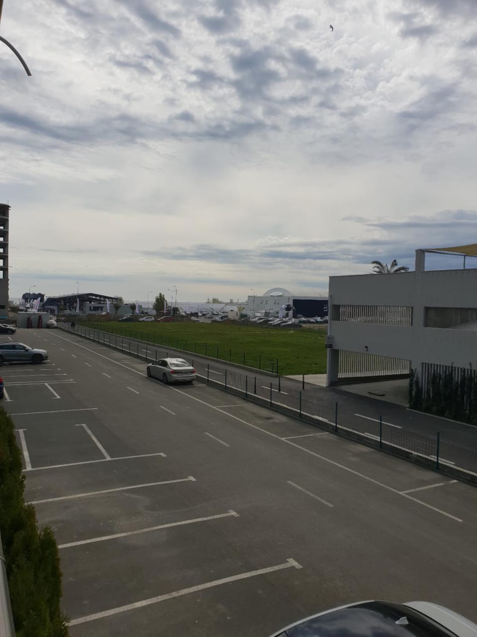 Spring, Off site, Day, Neighbourhood, Nightclub / DJ, Street view