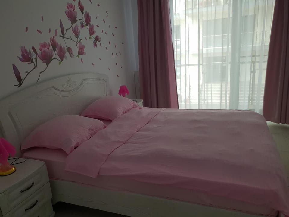 Day, Activities, Photo of the whole room, Decorative detail, Bedroom, Family