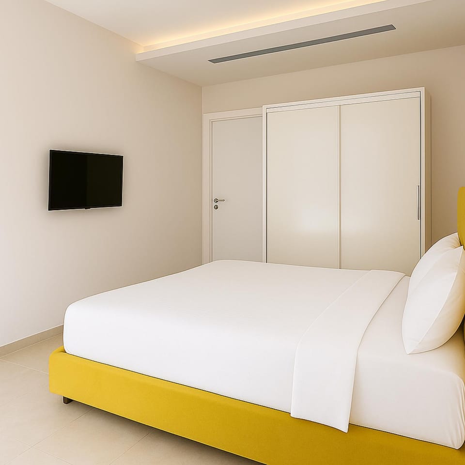 Communal lounge/ TV room, wardrobe