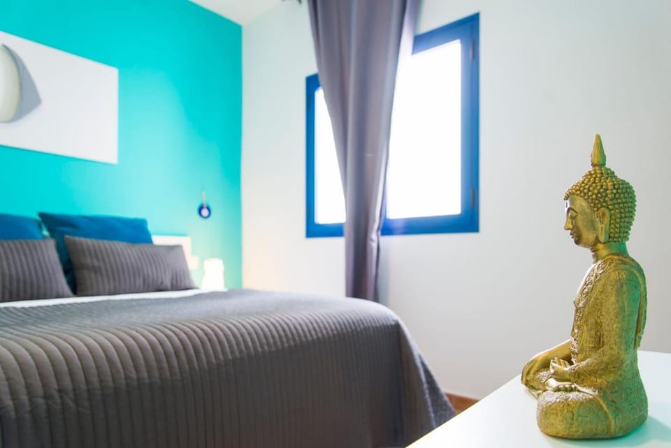 Bed, Decorative detail, Bedroom