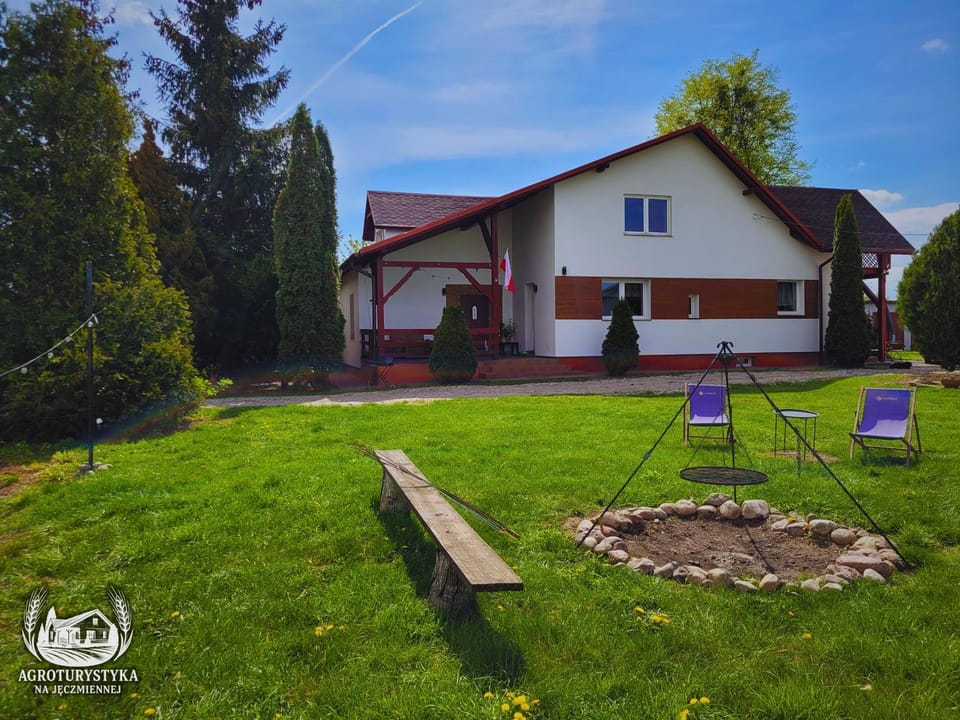 Property building, Natural landscape, Garden, sunbed