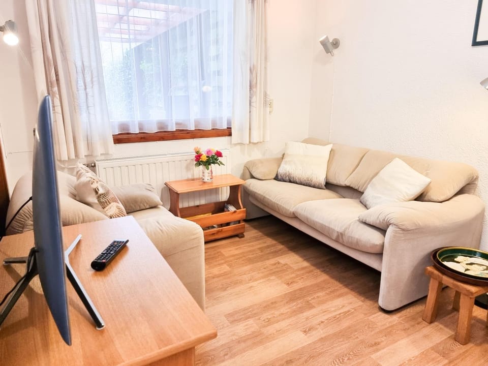 TV and multimedia, Seating area