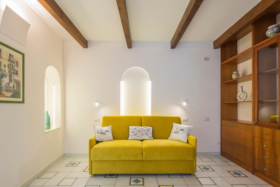 Bed, Living room