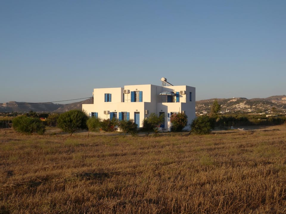 Theophili Bed and Breakfast in Milos