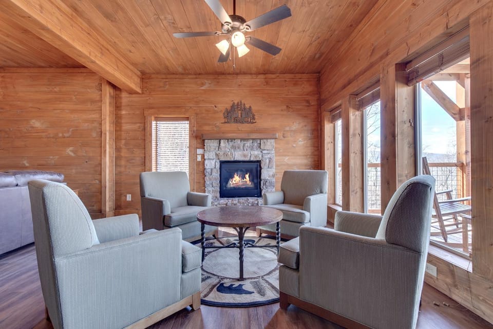 View (from property/room), Balcony/Terrace, Living room, Seating area, Mountain view, fireplace, furniture