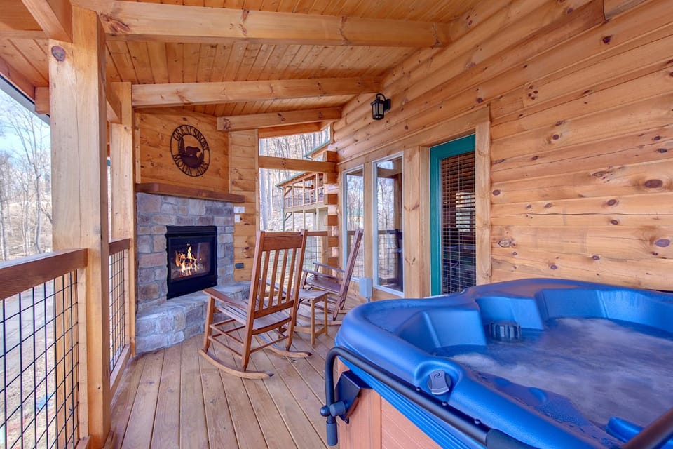 Patio, Natural landscape, Hot Tub, Balcony/Terrace, fireplace