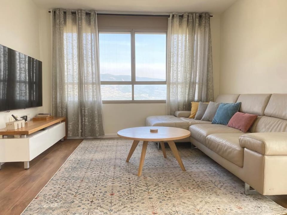 בית הכרם Apartment in North District